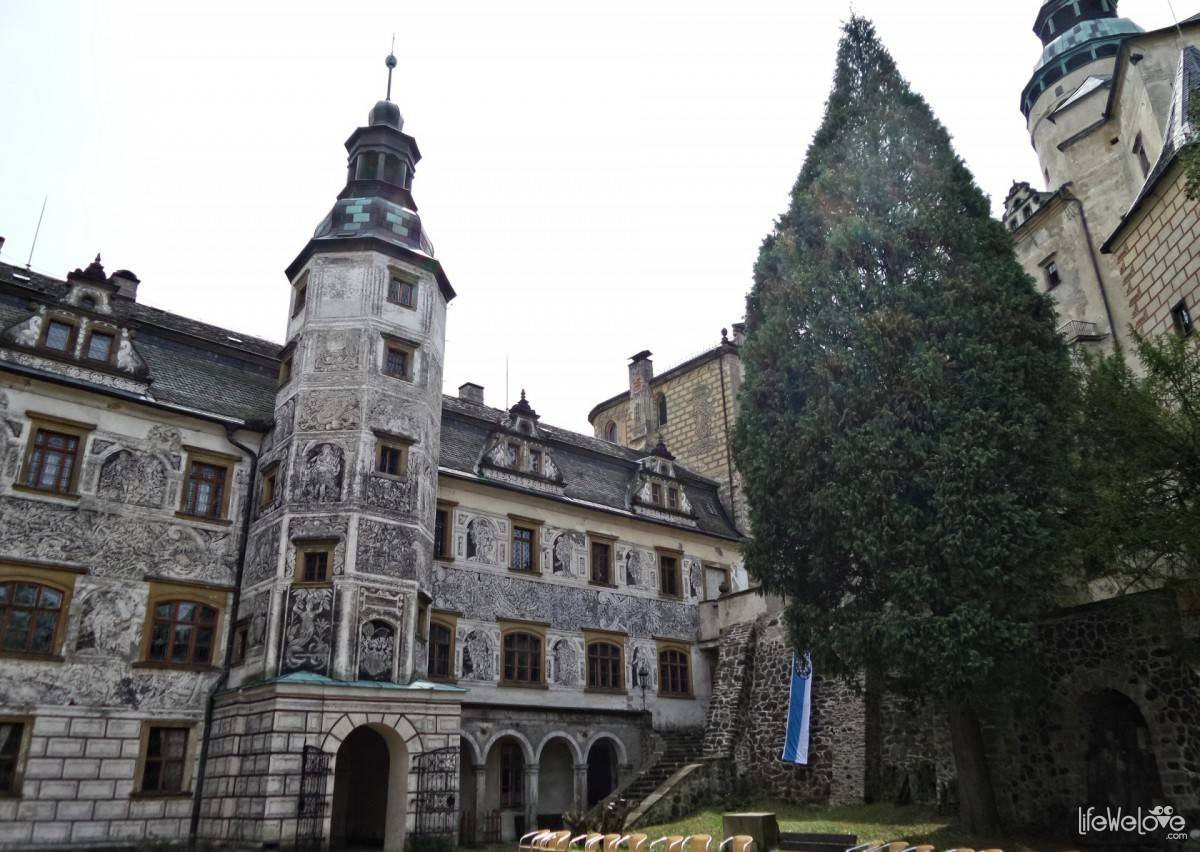 Frydlant Castle - Chateau courtyard