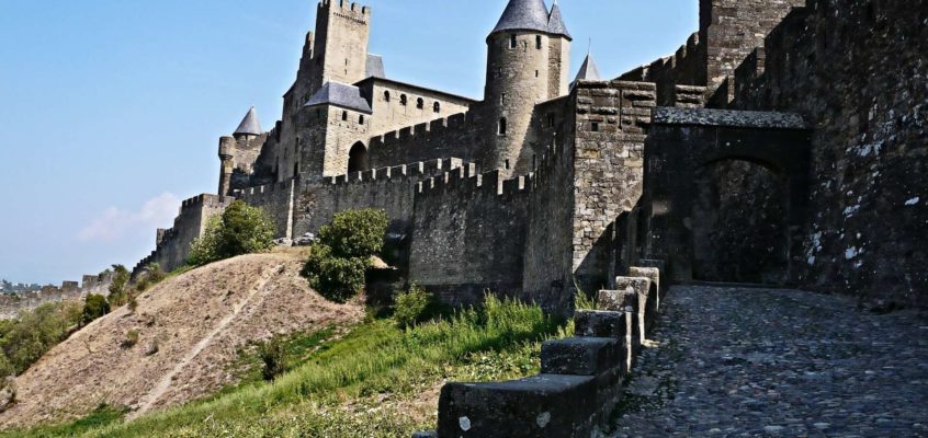 Jedna z bram w Carcassonne