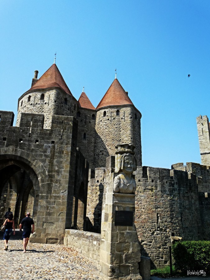 Przed bramą Carcassonne