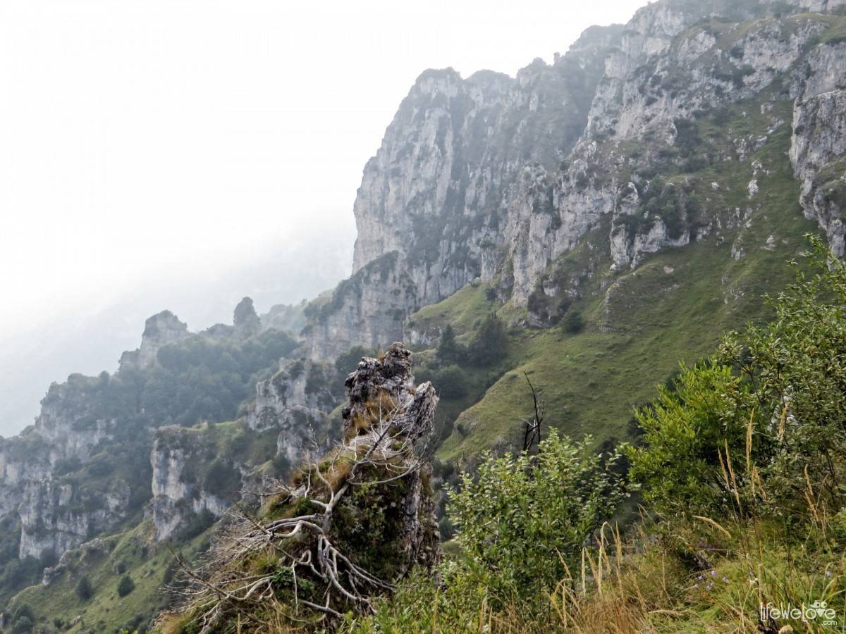 Views to the Baremone Pass