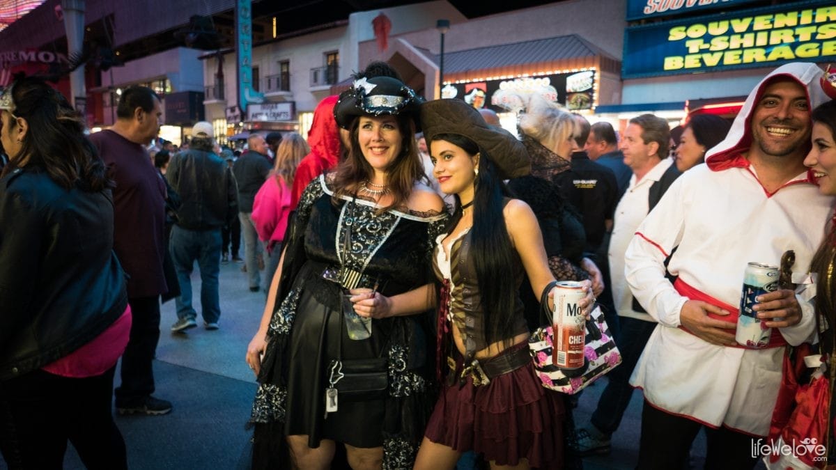 Sexy pirate girls costume
