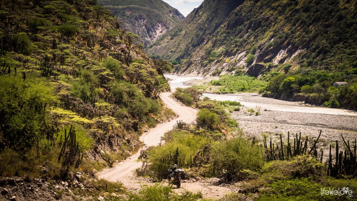 Road from Capitanejo to El Cocuy