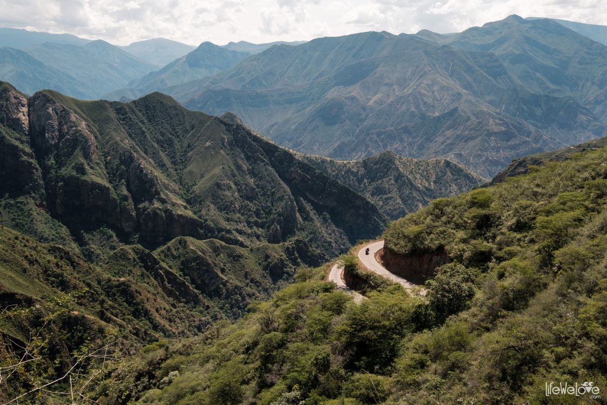 mountains-in-peru Roads in Peru