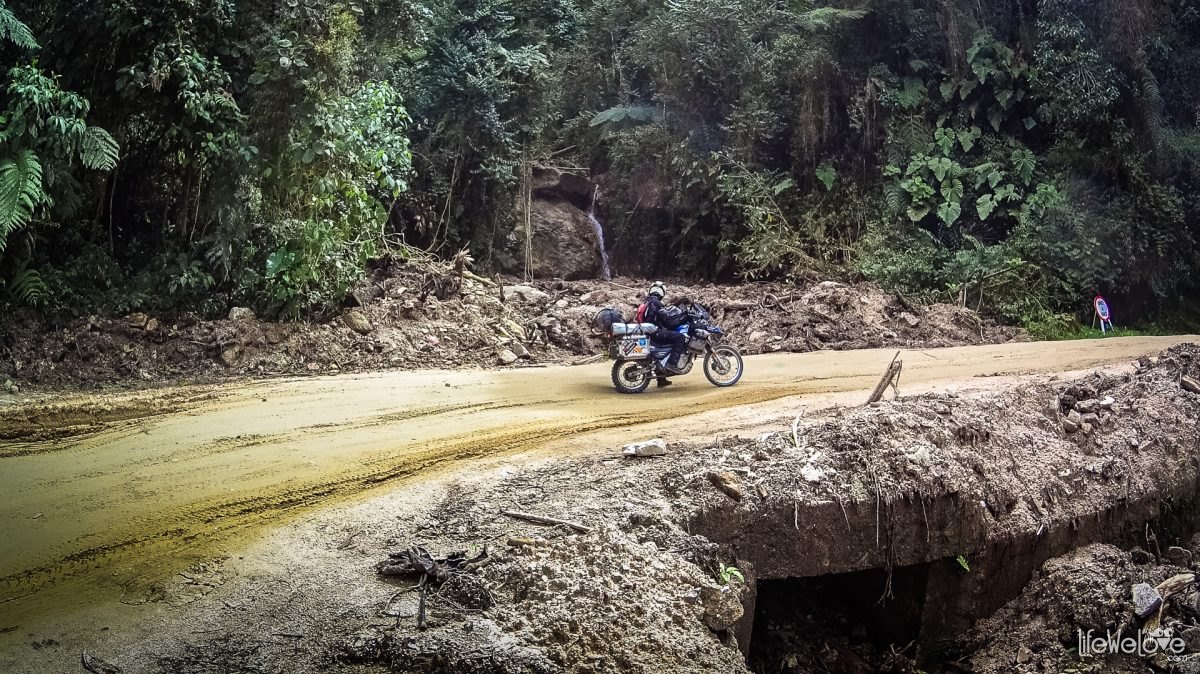 The road to Malaga in Colombia