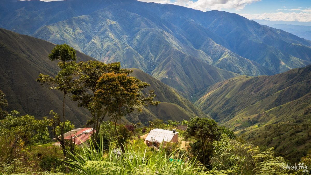 The road to Malaga in Colombia