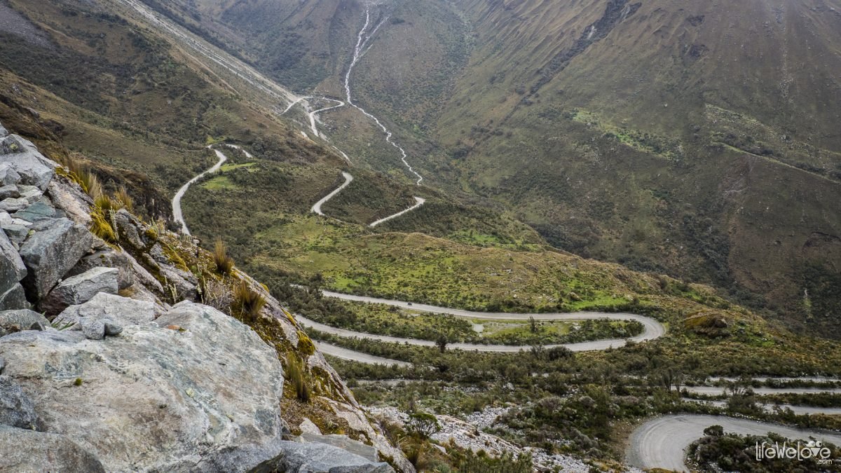 Portachuelo Llanganuco Pass