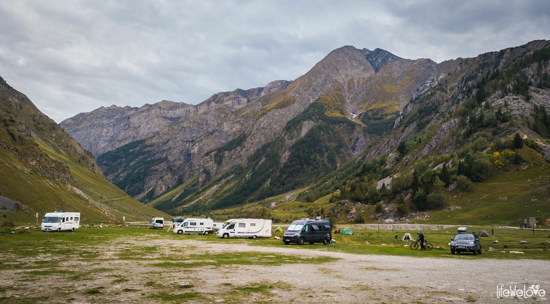 Les Chapieux - free campsite at the foot of the Aiguille des Glaciers					 						